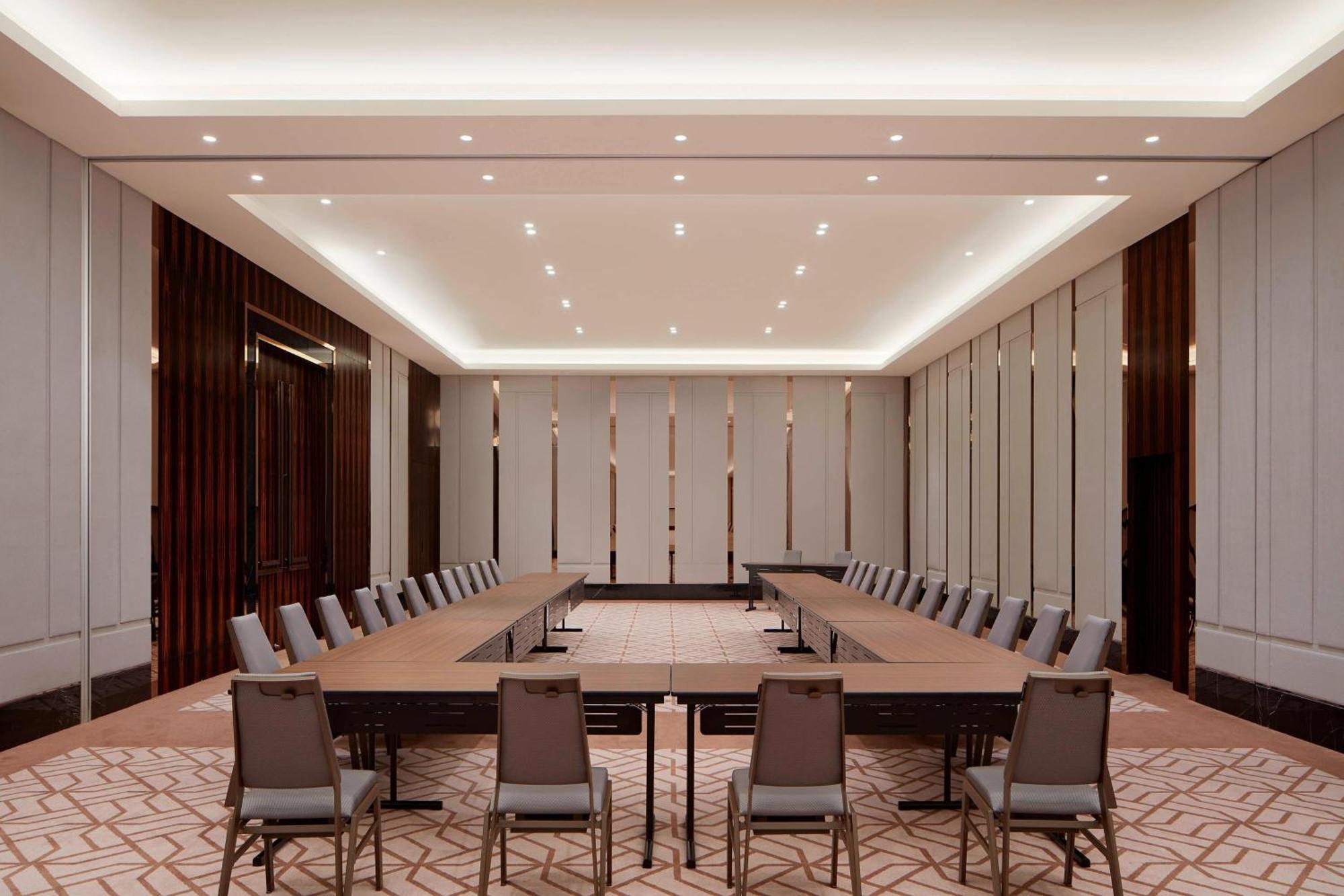 Sheraton Petaling Jaya Hotel Exterior foto The meeting room of the Prime Minister